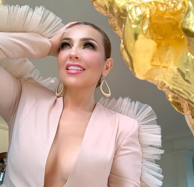 Video: Thalía lanza #ElDonaChallenge y el mundo se emociona