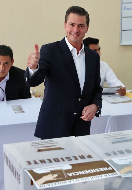 Enrique Peña Nieto y su familia asisten juntos a votar 