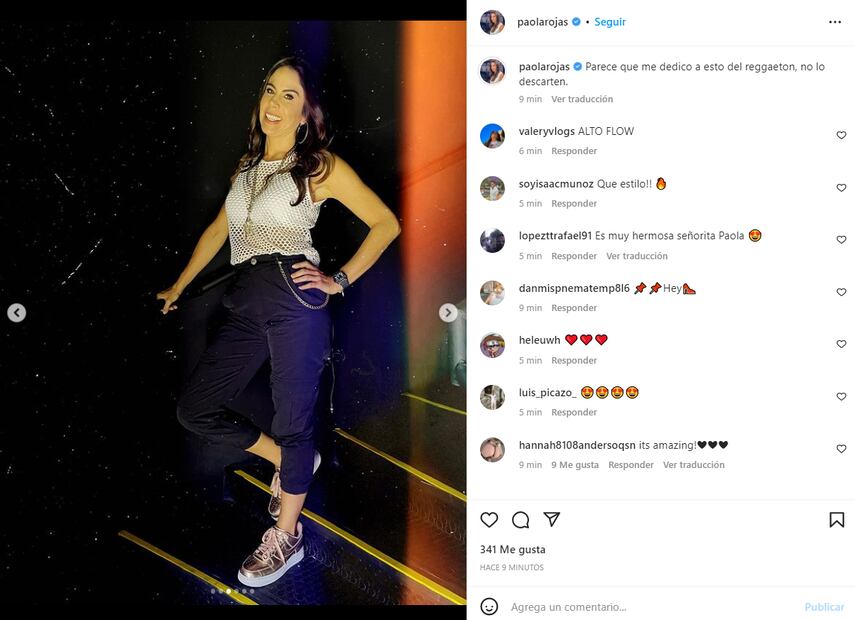 Paola Rojas luce cautivadora blusa de red, la tendencia de Dua Lipa
