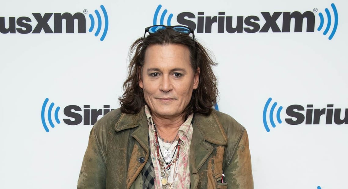 Johnny Depp ¿eres tú? El actor se muestra sin barba, sin bigote y rejuvenecido