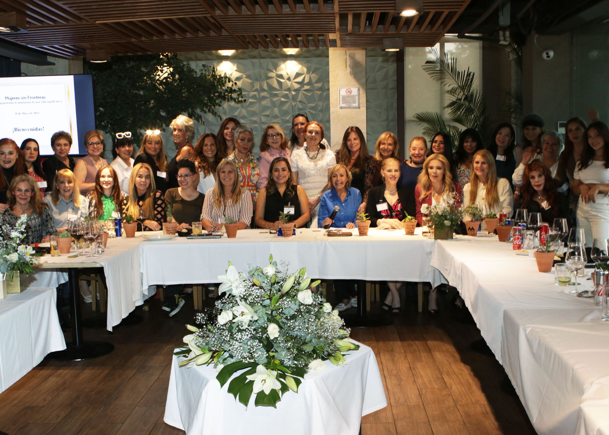 El grupo en pleno. (Foto: Mónica Martínez para VIP)