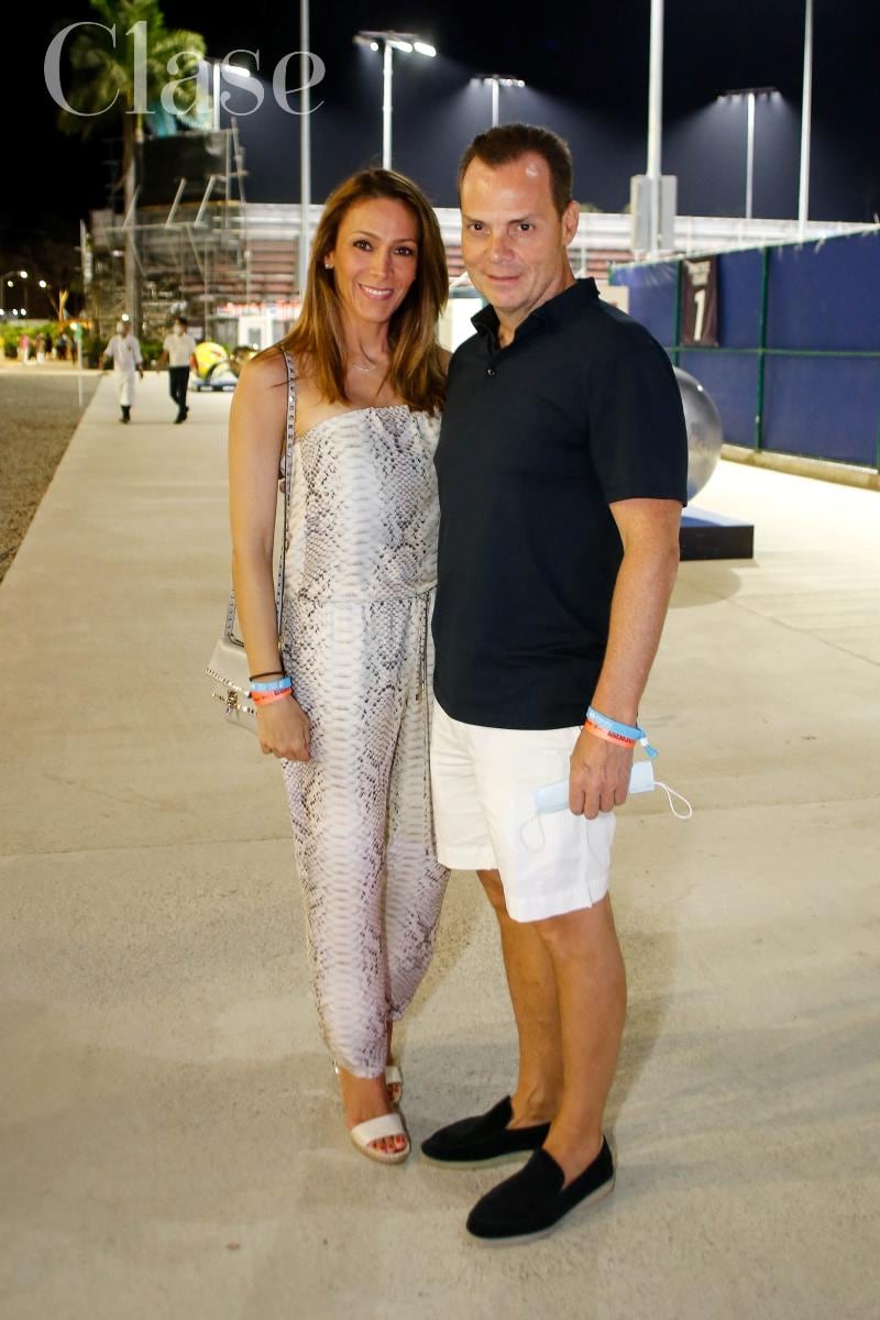 Marcela Garza y Olegario Vázquez Aldir / Foto: Archivo Revista Clase