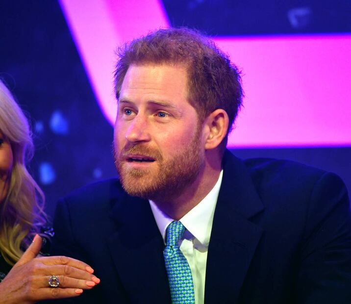 El príncipe Harry rompe en llanto en plena ceremonia a favor de niños enfermos