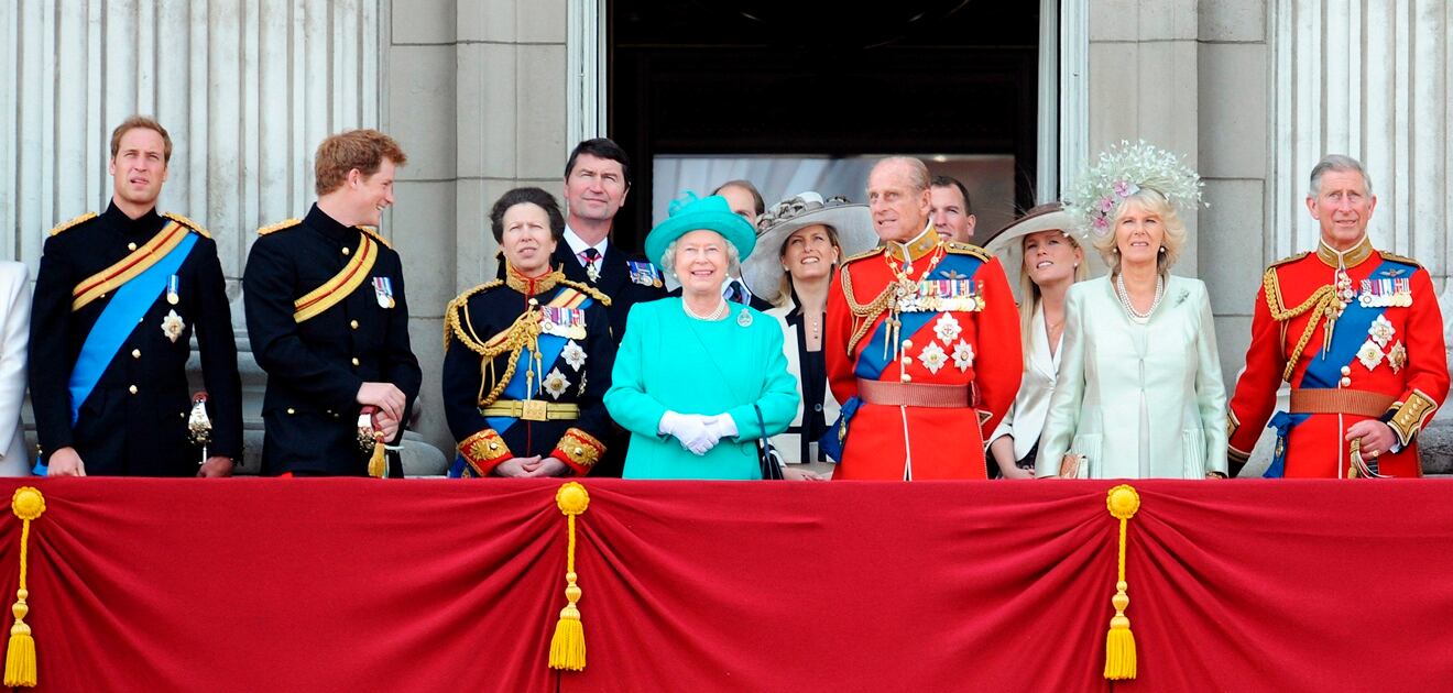 Por qué el príncipe Harry no estudió la universidad y otras curiosidades escolares de los royals