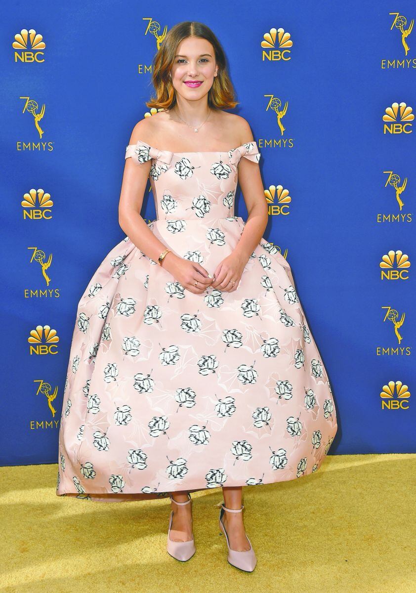 Millie Bobby Brown, de Stranger Things, canta en memoria de Amy Winehouse