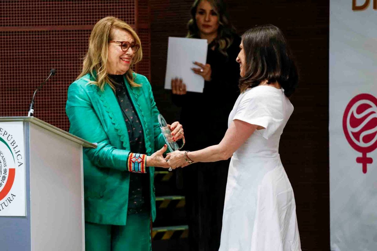 Lydia Lavín y Lucy Lara. (Foto: Esteban Torreblanca)