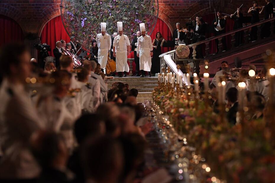 La realeza de Suecia en la impresionante ceremonia de los premios Nobel y el menú de la noche
