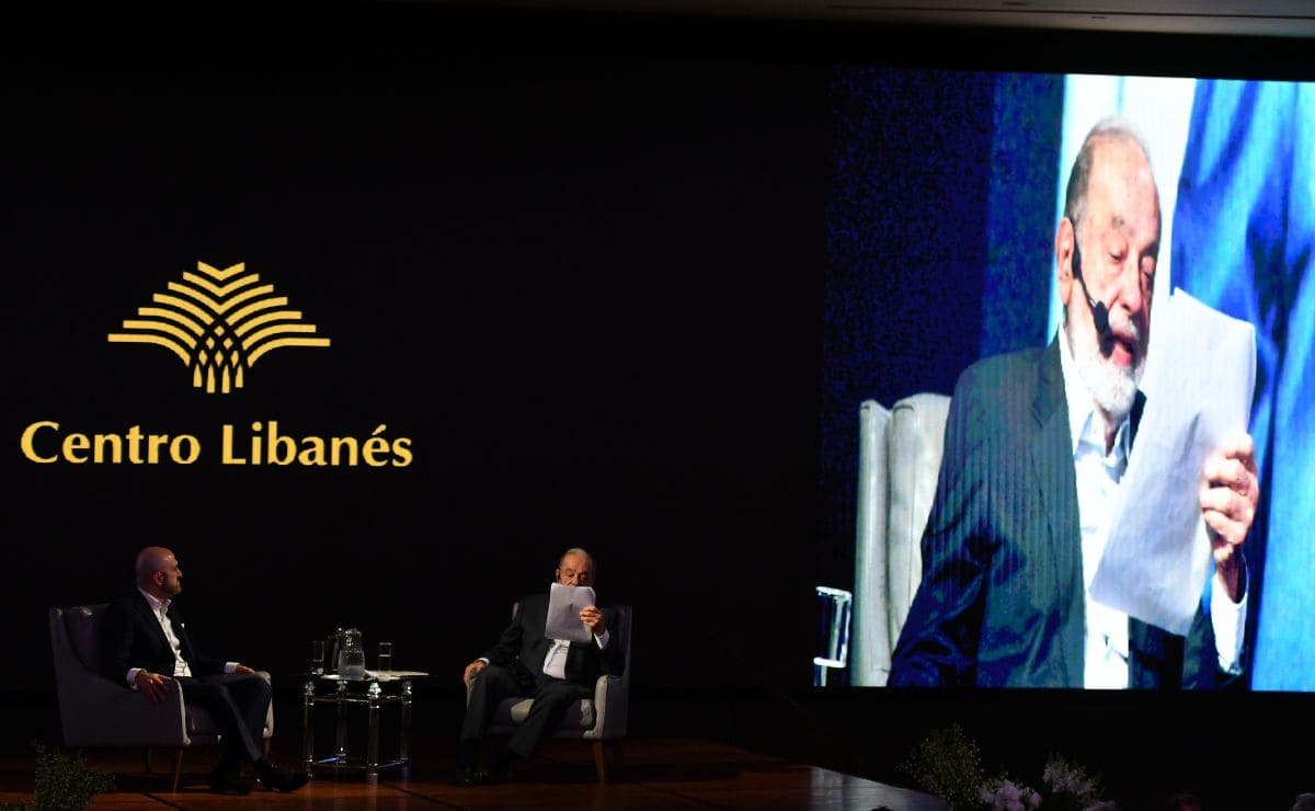 La plática de Carlos Slim Helú en el Centro Libanés / Foto: Arturo Quintero