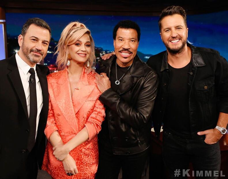 Katy Perry se desploma tras fuga de gas en el set de “American Idol” 