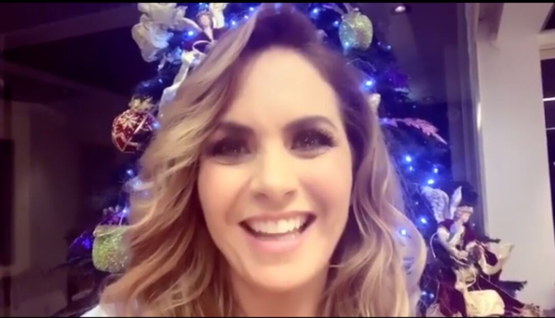 VIDEO: El mensaje navideño de Lucero