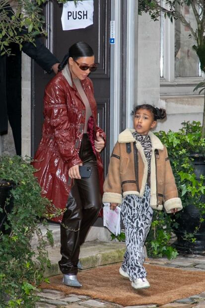 Los looks de North West, hija de Kim Kardashian, en París 