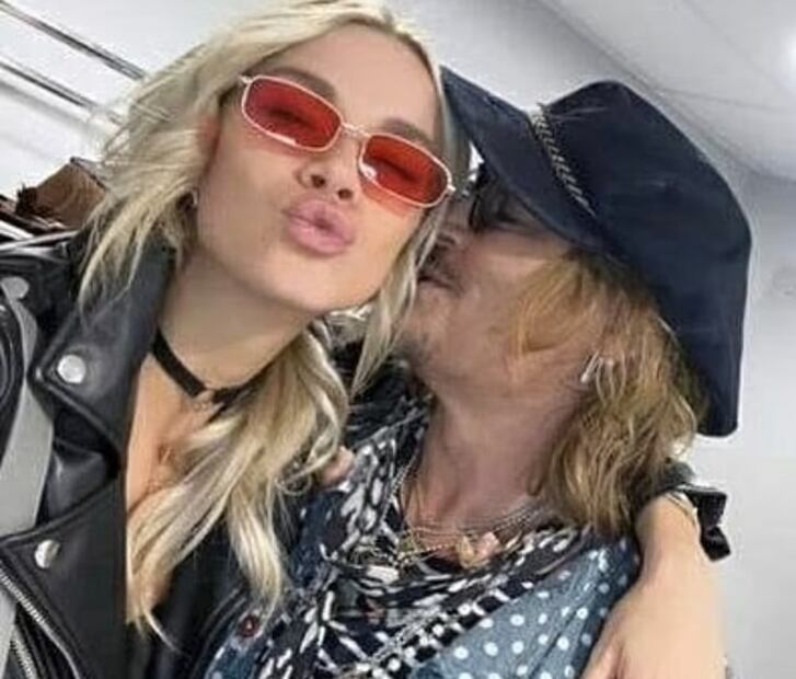 Aunque aún no confirman su noviazgo, Johnny Depp ya no ha disimulado lo bien que la pasa con Yulia / Foto: Instagram