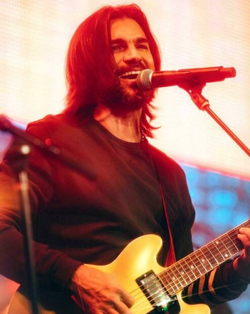 Juanes confiesa que se robó un Tesla… sin darse cuenta