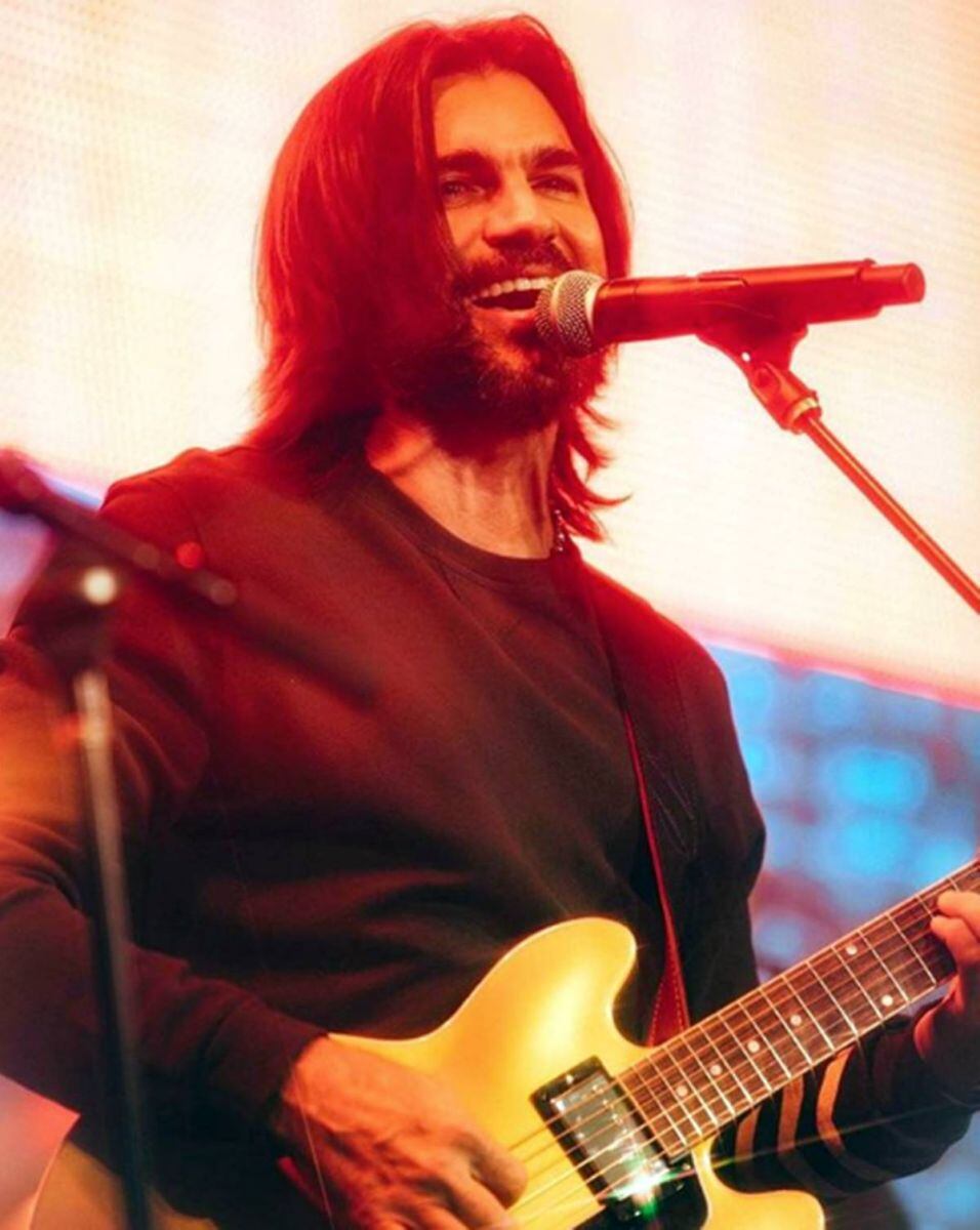 Juanes confiesa que se robó un Tesla… sin darse cuenta