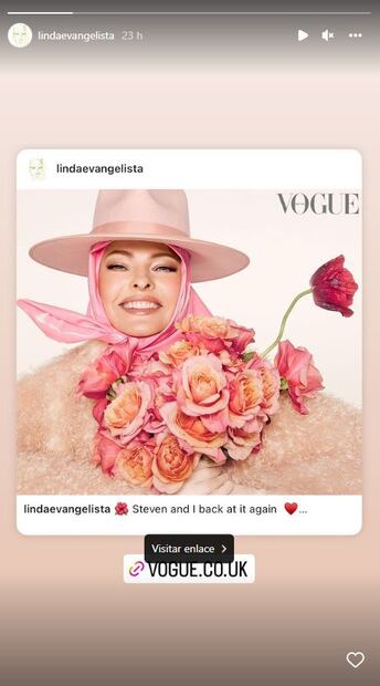 Linda Evangelista aparece en portada de revista con falsa  mandíbula tras fallido tratamiento estético