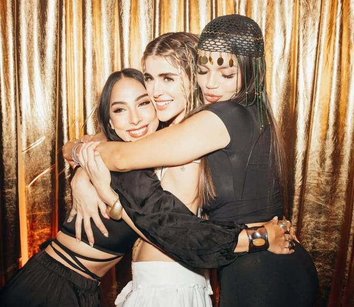 Cassandra Sánchez-Navarro con sus amigas, María Chacón y Mar / Foto: Instagram
