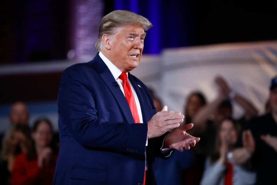 Facebook elimina los mensajes de la campaña de reelección de Donald Trump 