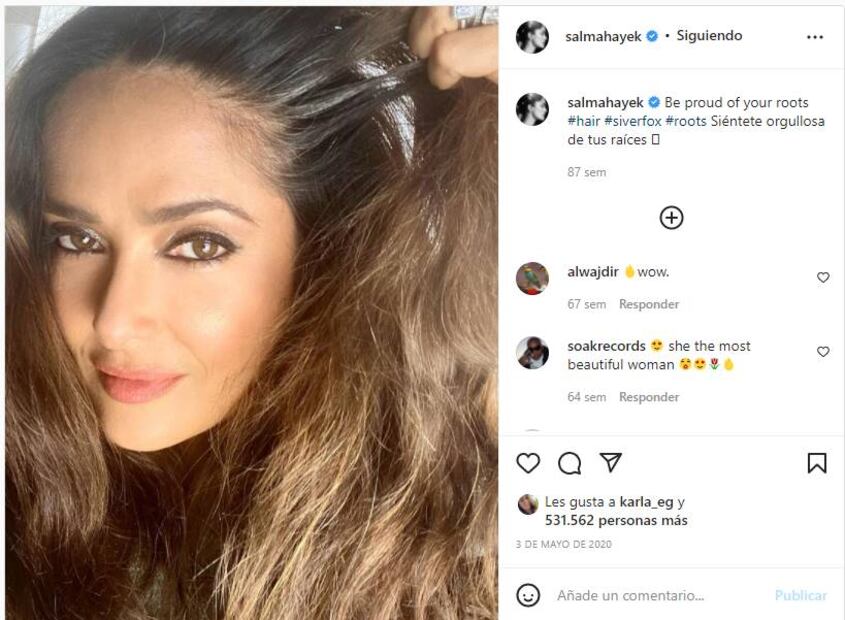 Salma Hayek, en sexy traje de baño animal print, bebe su primer café del año