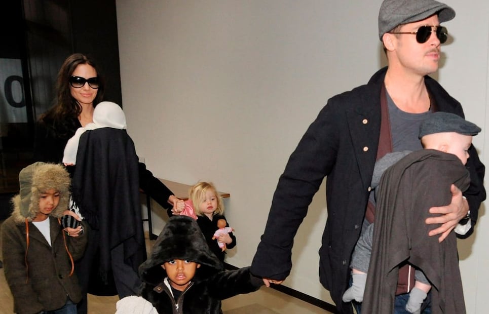 Angelina Jolie junto a Brad Pitt y sus 6 hijos / Foto: EFE