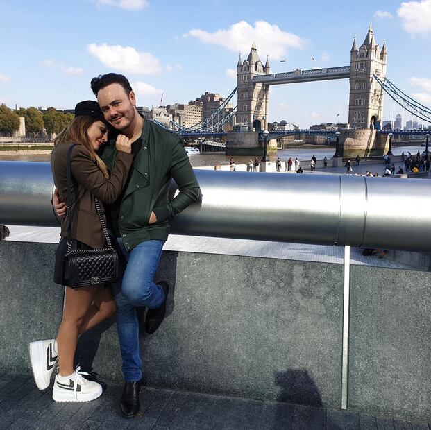 Sherlyn derrocha amor en el cumpleaños de José Luis de Río Roma 