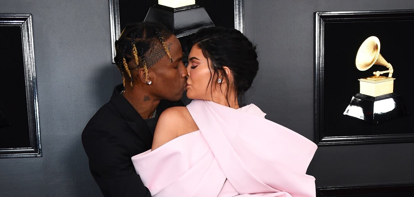 Travis Scott gastó cerca de 500 mil pesos en rosas para Kylie Jenner por su cumpleaños