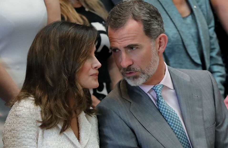 La vez que el rey Felipe tuvo que disculparse en nombre de la reina Letizia 