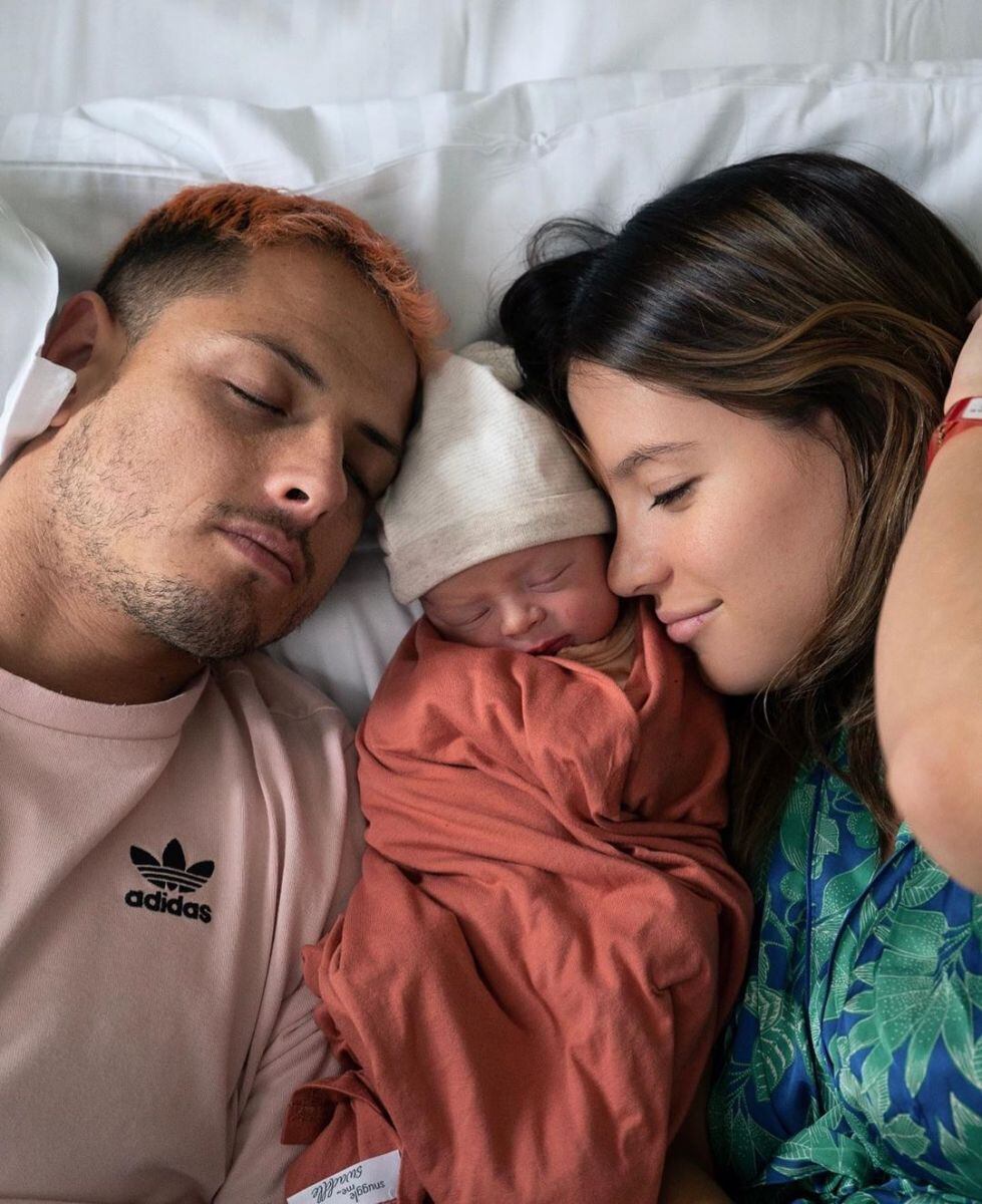 VIDEO: Sarah Kohan y 'Chicharito' Hernández compartieron el nacimiento de baby Noah 