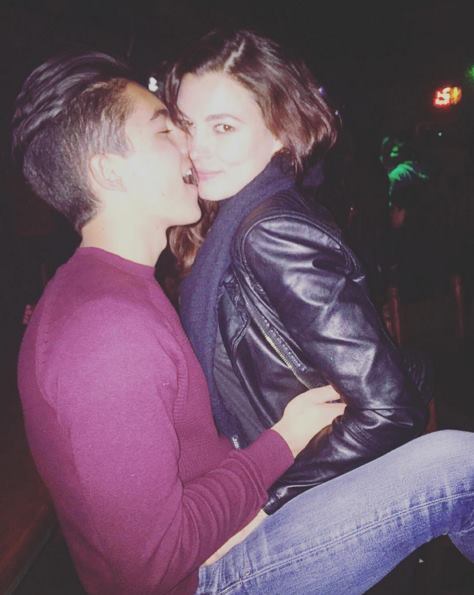 Famosas que son más grandes que sus parejas