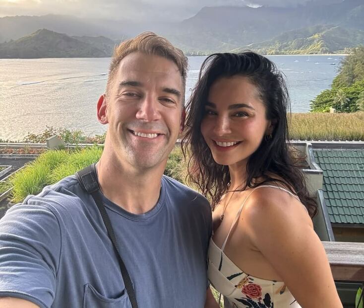 Martha Higareda y Lewis Howes / Foto: Instagram
