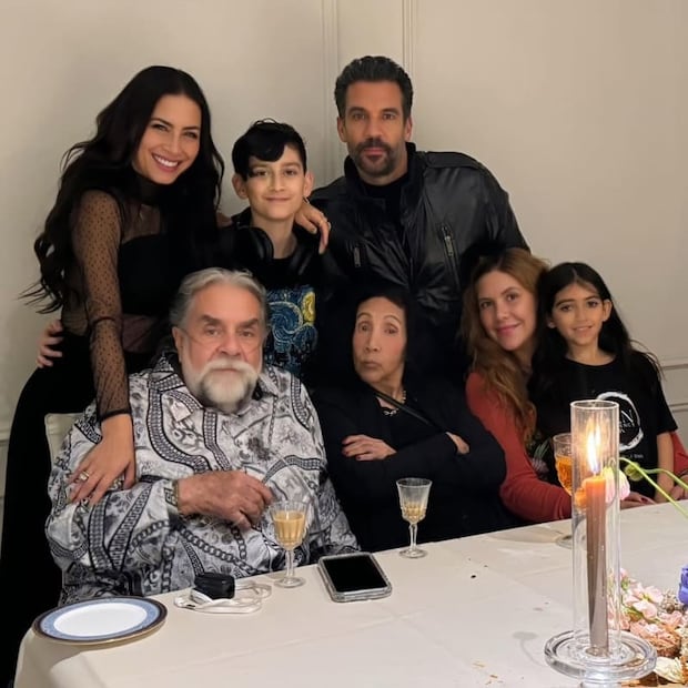 Claudia Lizaldi con Cayetano Moctezuma, su suegro / Foto: Instagram
