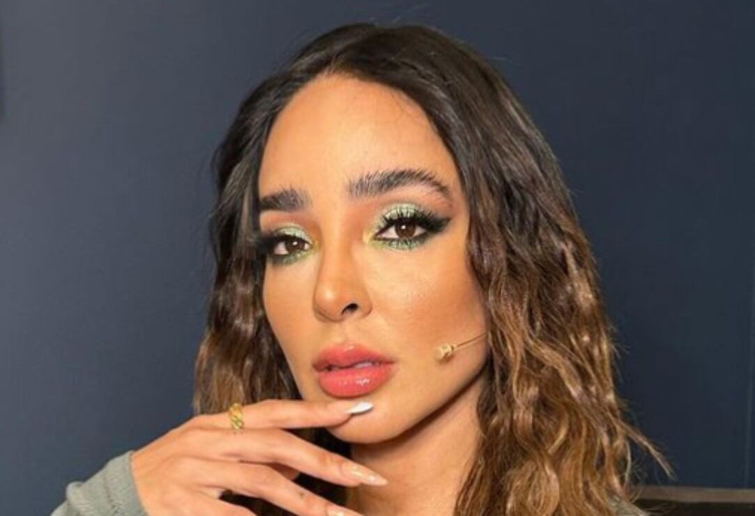 (Instagram: @manelyk_oficial)