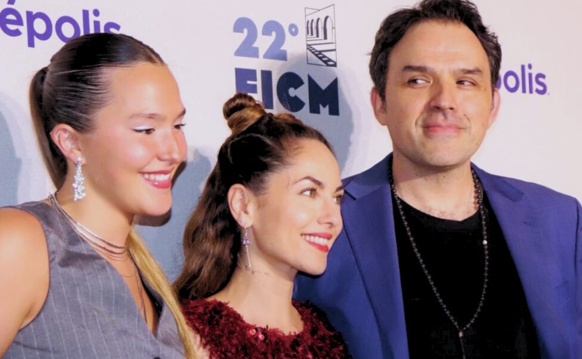 Bárbara Mori junto a Fernando Rovzar y su hija Tatiana / Foto: Leonor Reyes