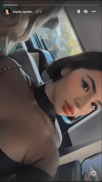 Ángela Aguilar seduce con blusa transparente de Mugler, la marca favorita de Dua Lipa