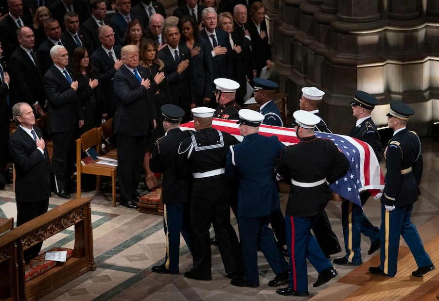 Carlos Salinas de Gortari asiste a funeral de George H.W Bush