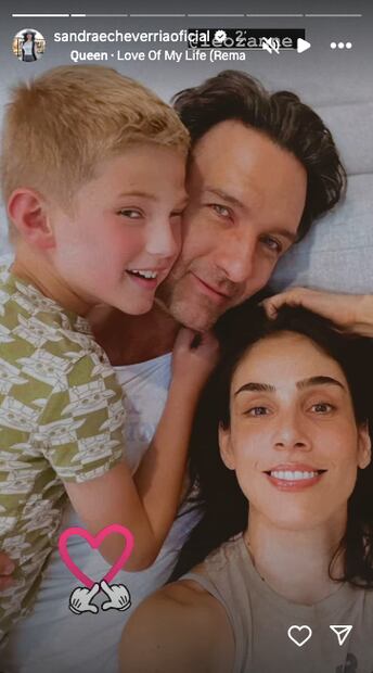 Sandra Echeverría, Leonardo de Lozanne y su hijo Andrés/Instagram.