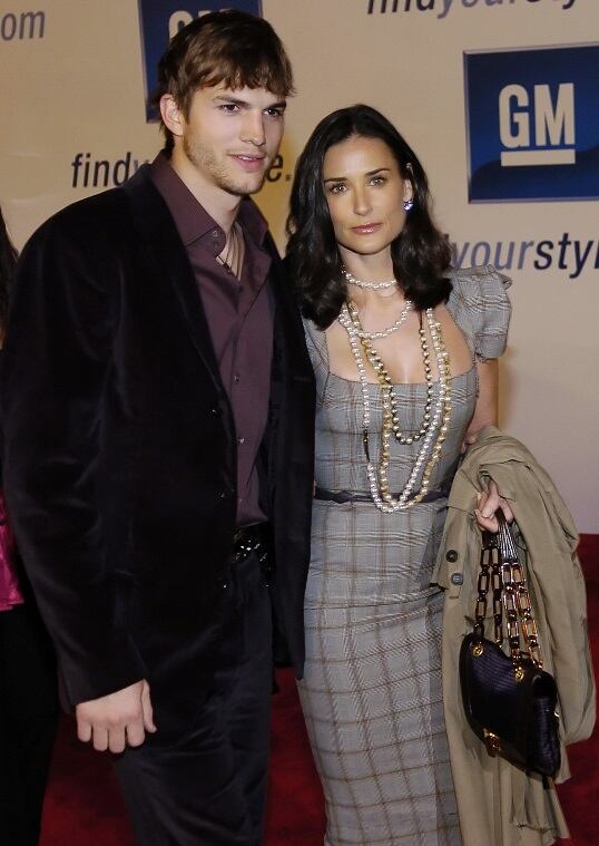 Ashton Kutcher rompe el silencio y habla sobre su relación con las hijas de Demi Moore 