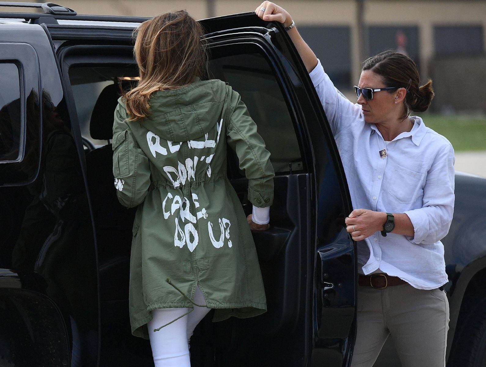Las veces que la ropa de Melania Trump la ha metido en problemas