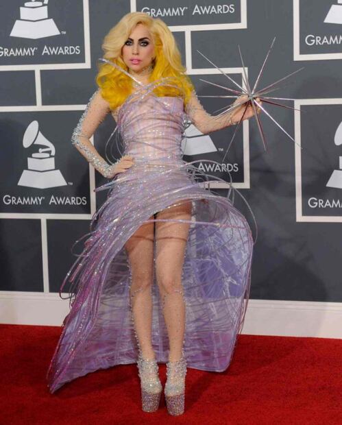 Premios Grammy: Los vestidos más icónicos de todos los tiempos en la alfombra roja