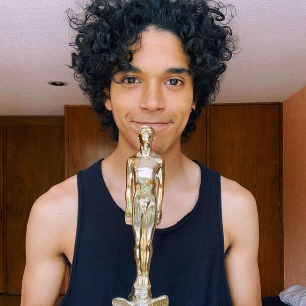 Benny Emmanuel recibe premio Ariel por mejor actuación en Chicuarates / Foto: Instagram