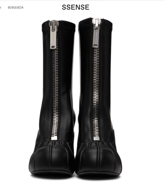 Ángela Aguilar vuelve a los 70 con botas de Stella McCartney