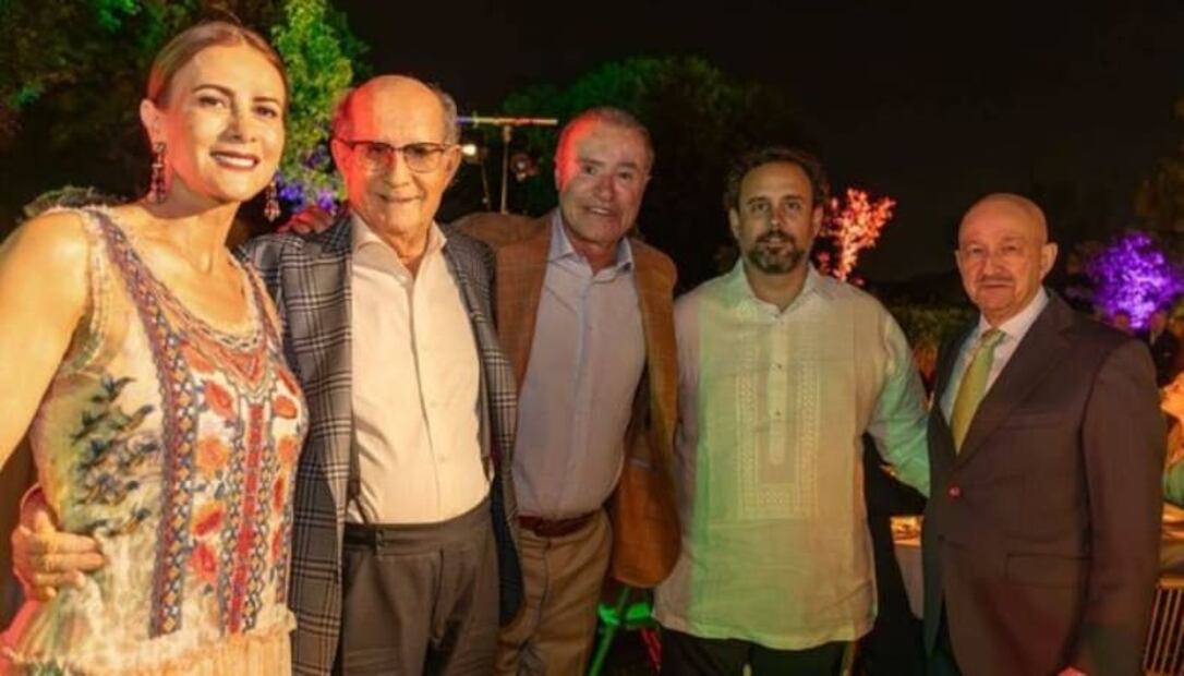 Rosy Fuentes, Juan Antonio Pérez Simón, Quirino Ordaz, Ignacio Maluquer y Carlos Salinas de Gortari / Foto: Vanitatis El Confidencial