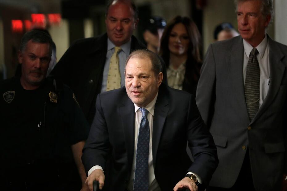 Trasladan a Harvey Weinstein a California, donde enfrenta más cargos de abuso sexual