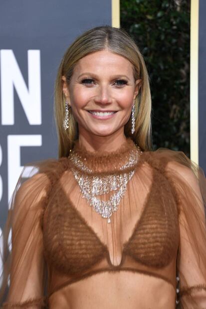 El sexy vestido transparente de Gwyneth Paltrow que dejó ver su marcado abdomen
