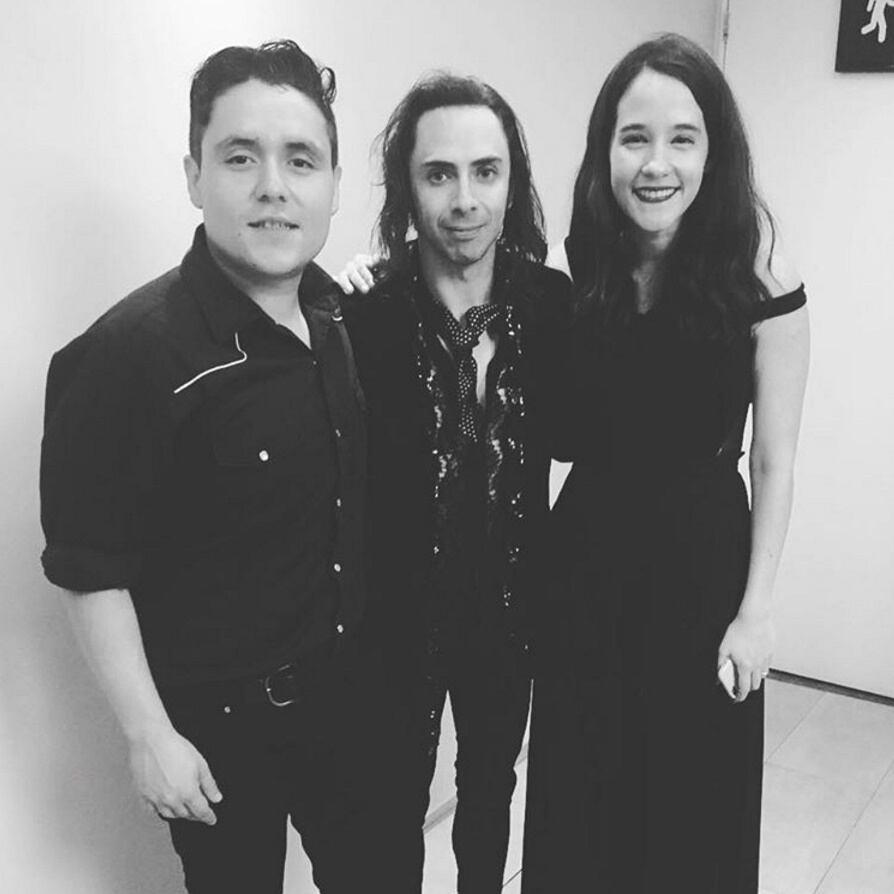 Ximena Sariñana presume su anillo de casada