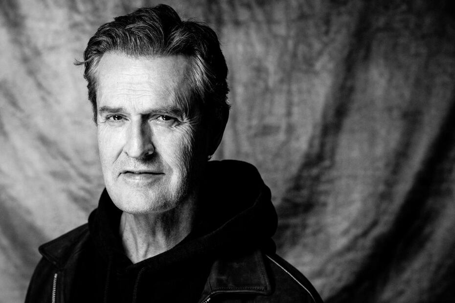 Rupert Everett desmiente al príncipe Harry sobre la pérdida de su virginidad, "Me siento muy triste por Harry"