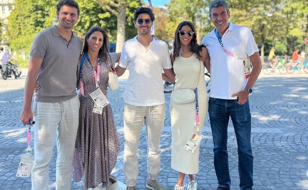 Arturo Elías Ayub y Johanna Slim Domit vivieron París 2024 en familia / Foto: Instagram