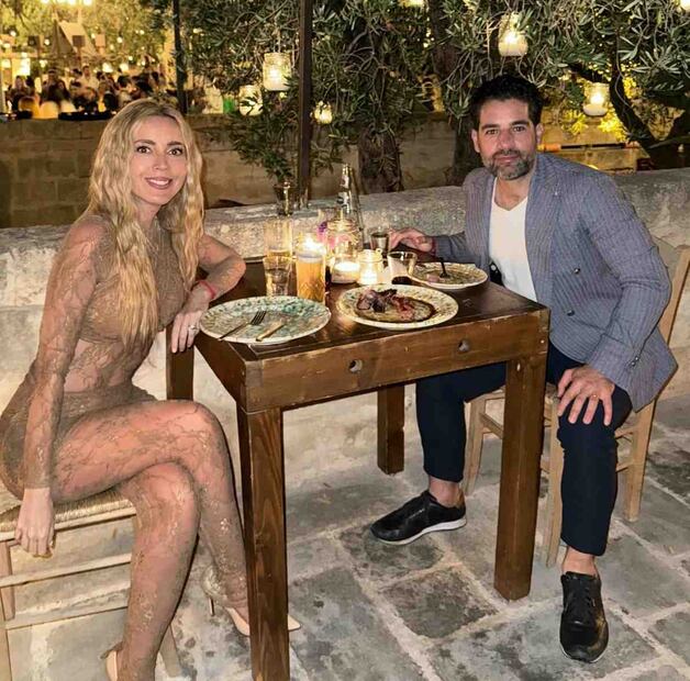 Shanik Aspe en una romántica cena junto a su esposo, Mauricio Odiardi / Foto: Instagram