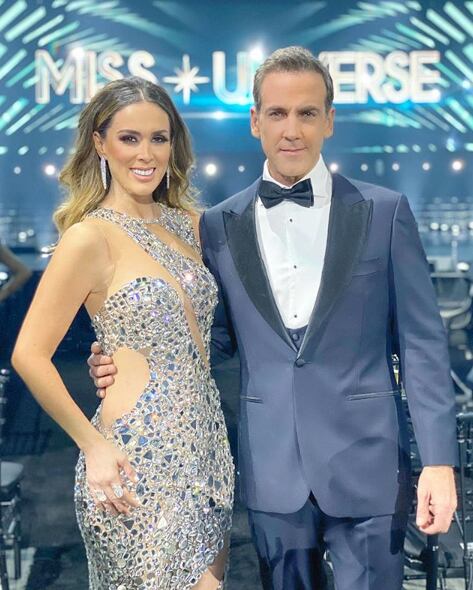 Jacky Bracamontes guapa y atrevida con un vestido semitransparente 
