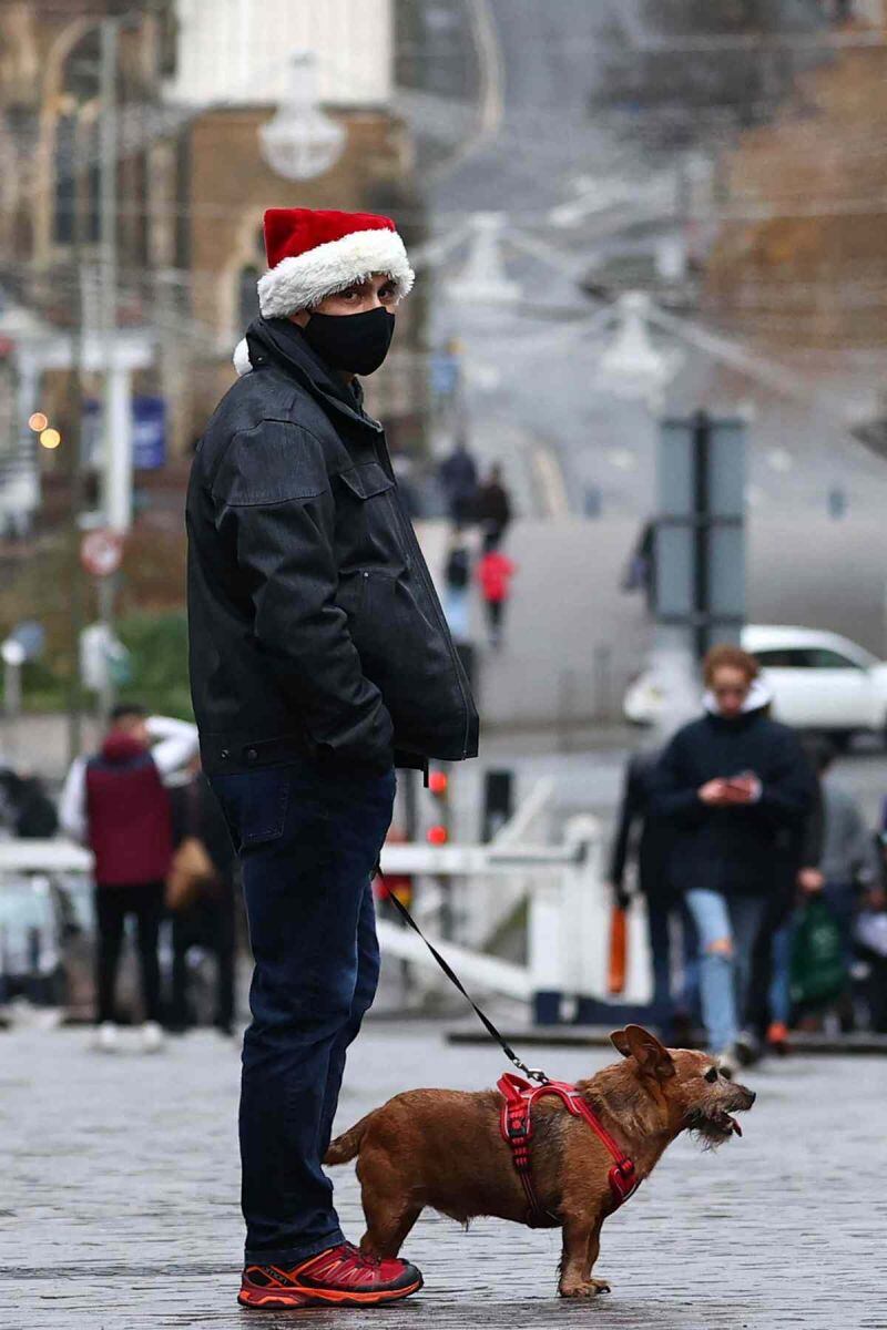 El mundo se prepara para una segunda Navidad en pandemia