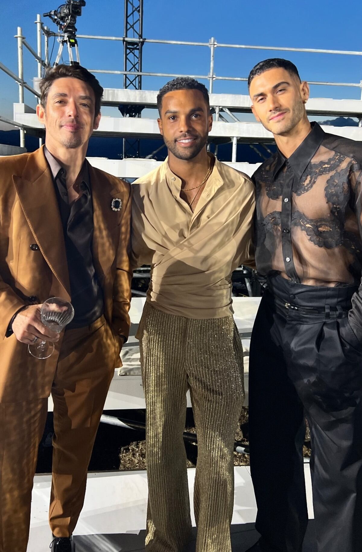Los actores posaron también junto al actor británico Lucien Laviscount / Foto: Instagram
